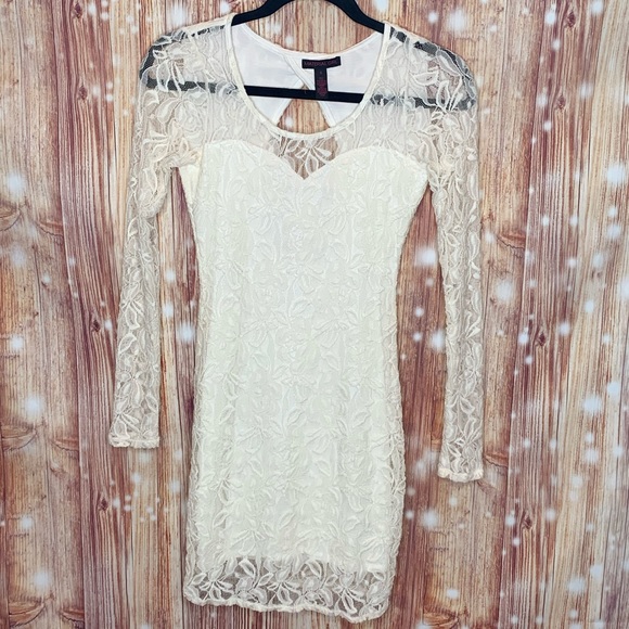 Material Girl Lace Dress Size Small Junior. Pullover Keyhole Back Winter White - Picture 7 of 9
